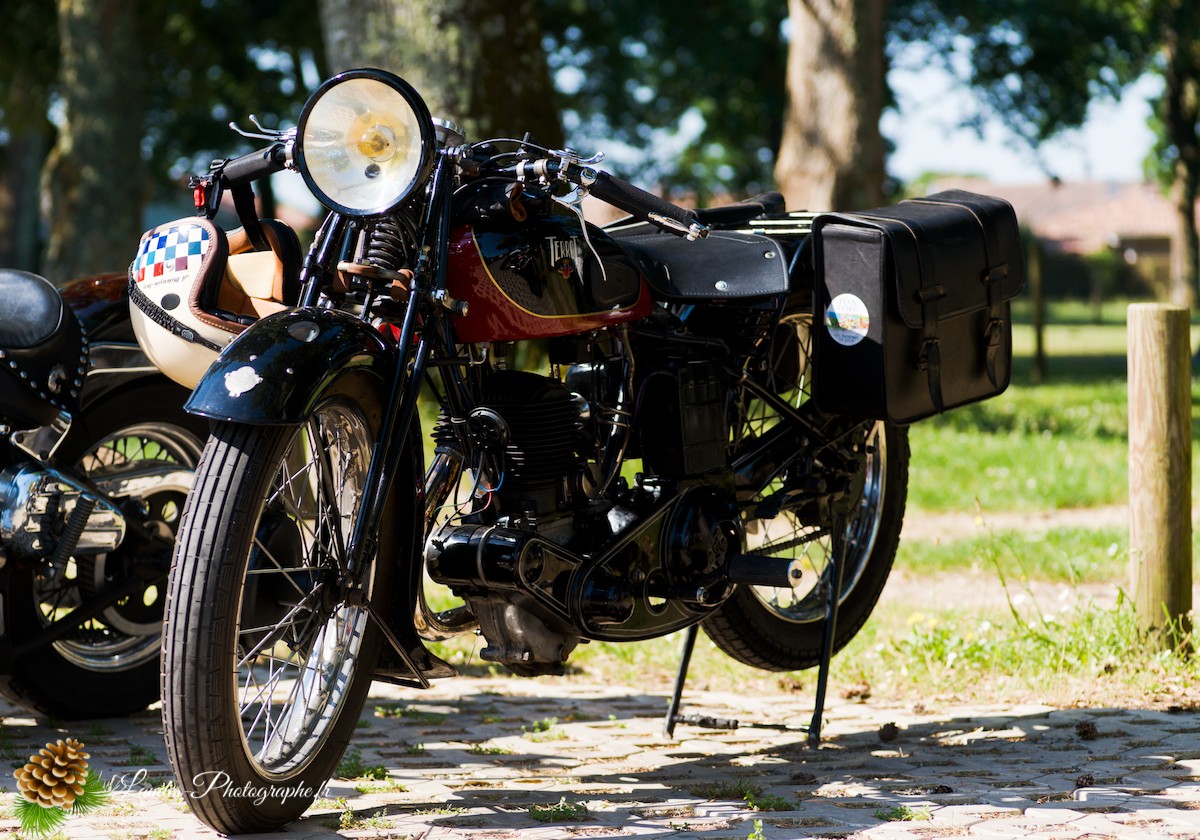 🚗 Car & Moto Addiction à Soustons : Le Charme Intemporel des Belles Anciennes